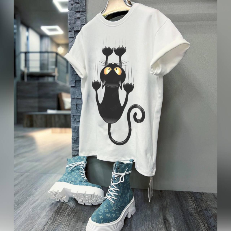 Футболка жіноча турецький трикотаж 3D накат Білий, Чорний кіт