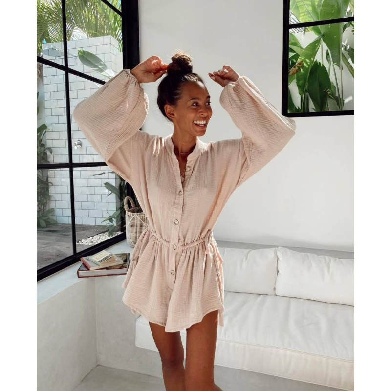 Жіночий комбінезон шортами з мусліну Беж 42/46