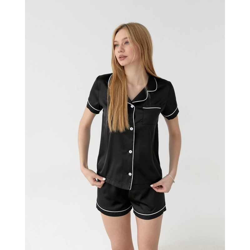 Шовкова піжама з шортами та сорочкою