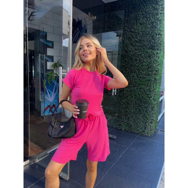 Жіночий костюм у рубчик з шортами Малина 42/44