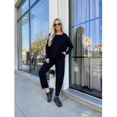 Літній жіночий прогулянковий костюм