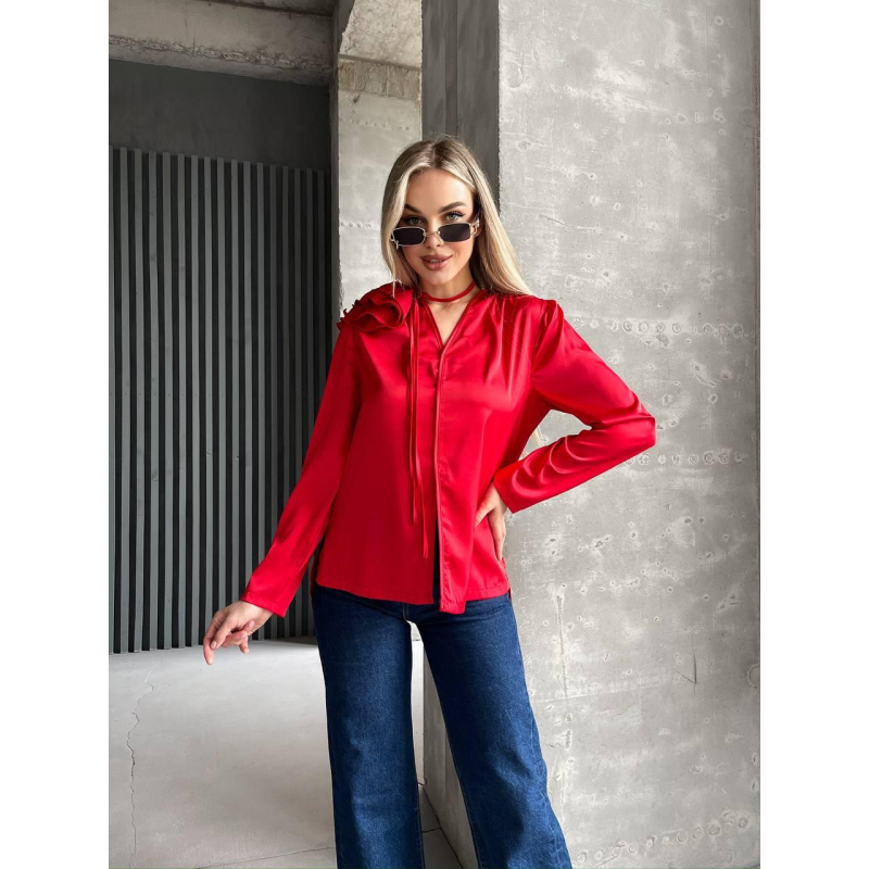 Жіноча шовкова блуза з квіткою