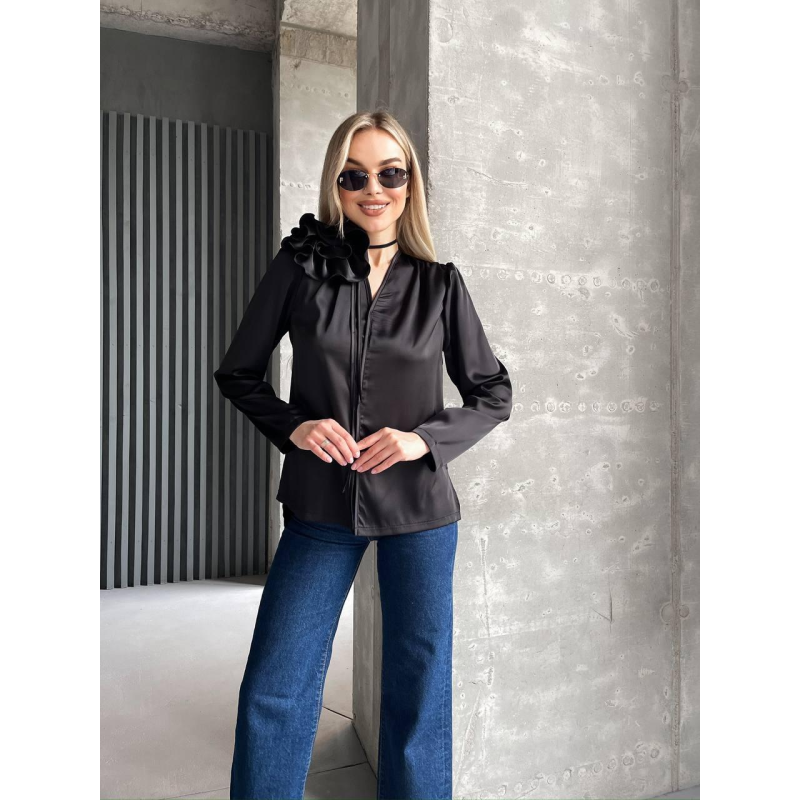 Жіноча шовкова блуза з квіткою