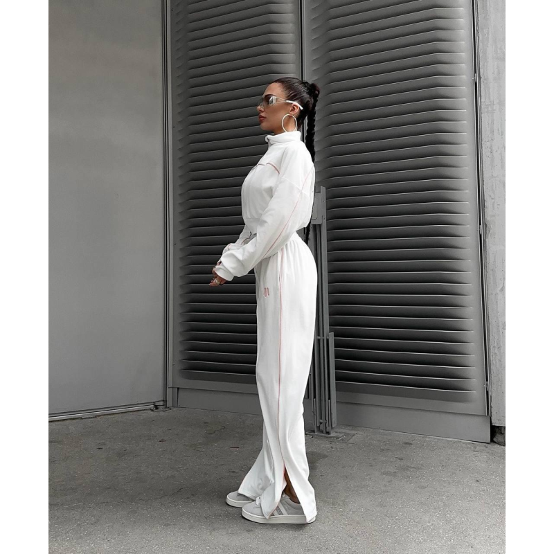 Велюровий жіночий костюм із вишивкою Білий, 48/52