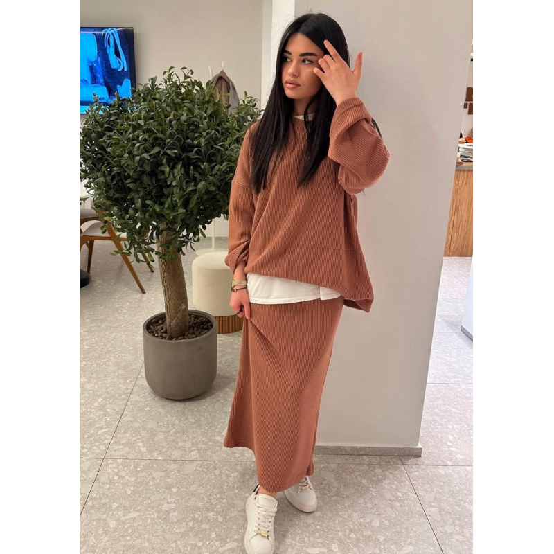 Жіночий в“язаний костюм з юбкою Коричневий