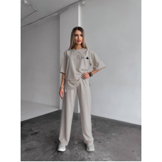 Жіночий повсякденний костюм футболка зі штанами