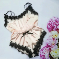 Піжама жіноча атласна з мереживом майка + шорти, пудра M